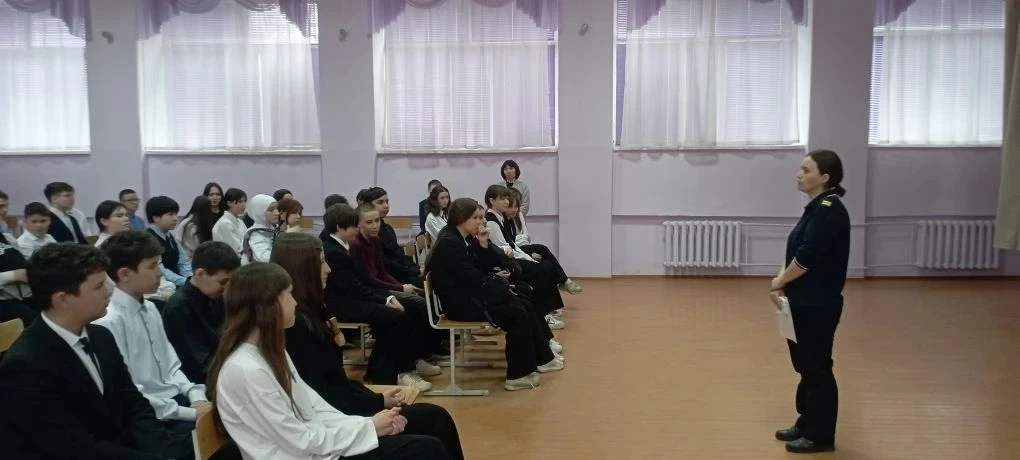 ⚠️ Безопасность на дорогах — в центре внимания!  Сегодня для учеников 6–8 классов в рамках «Недели б