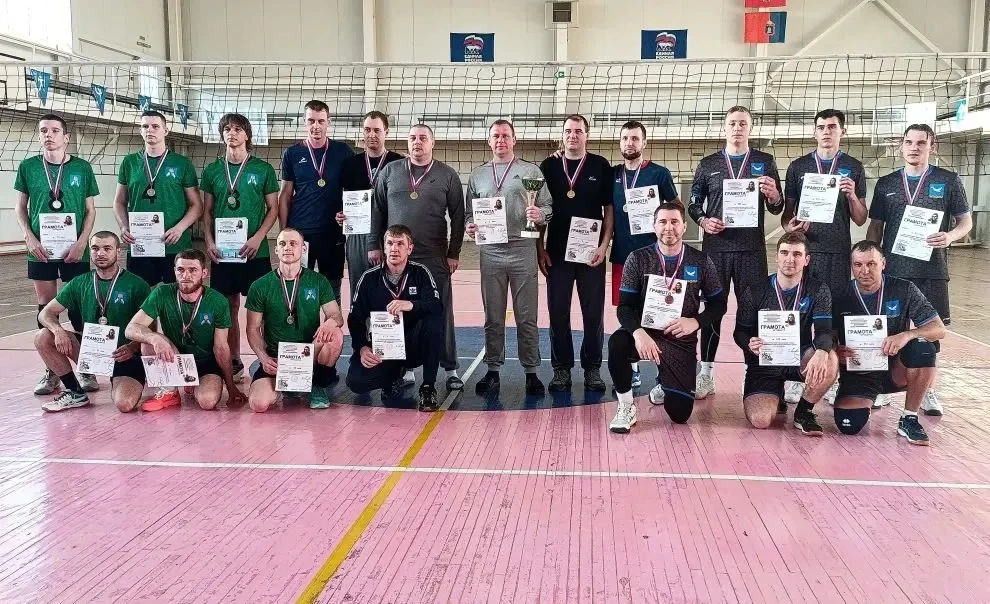 🏐 Мужская команда Ржаксинских волейболистов заняла 🥉 3-е место в 44-м турнире памяти ...