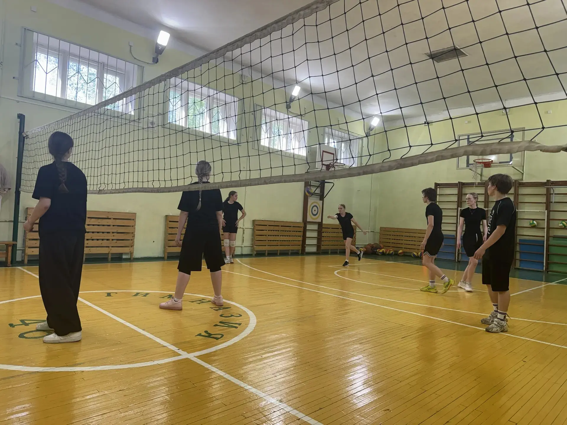 🏐Первенство гимназии по волейболу: эмоции, рекорды и командный дух!  В нашей гимназии состоялось дол