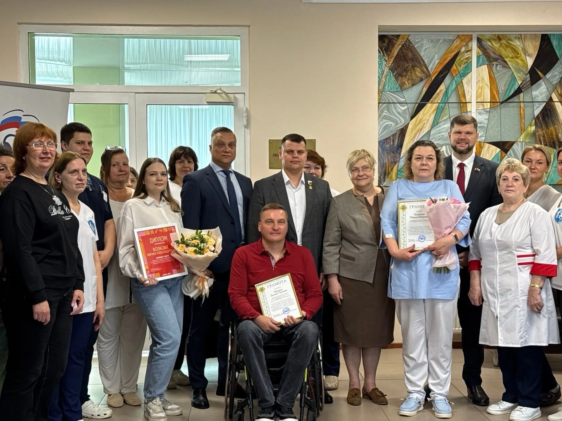 С Днём медицинского работника! 🩺

💙 Поздравляем врачей, медсестёр, фельдшеров, санитарок — всех, к