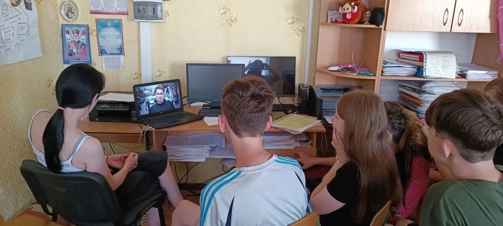 Школа против наркотиков

Наркомания – одна из самых острых социальных проблем современности, и борьб