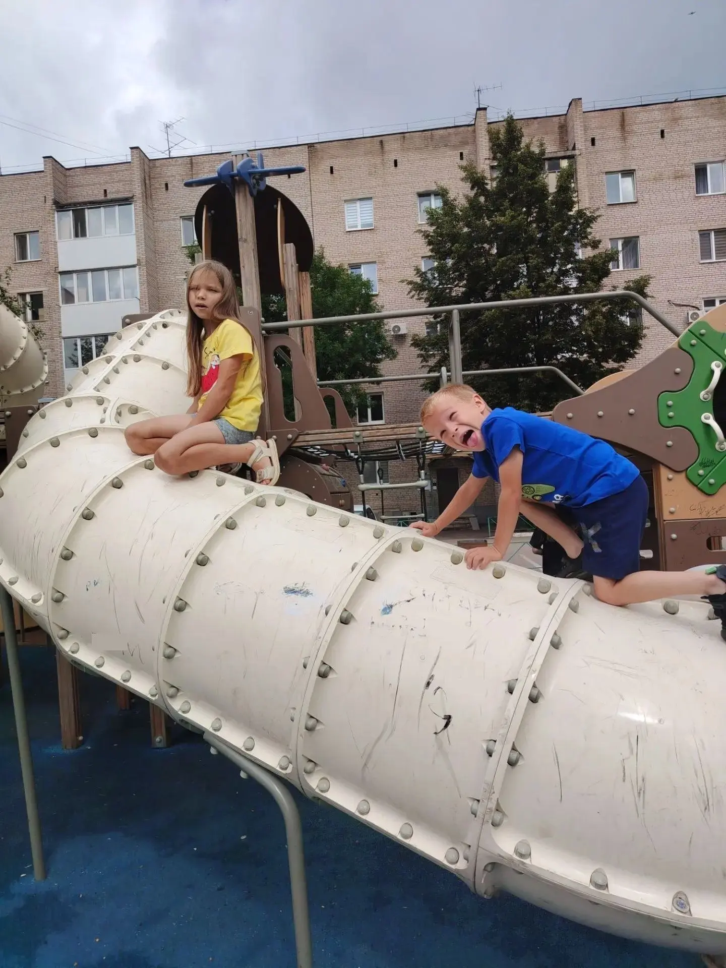 В один из июльских дней сотрудники центральной городской библиотеки имени М.Хайрутдинова решили устр