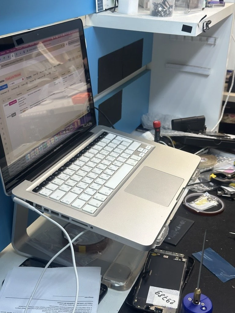 Борисыч это называет «MacBook Neo для бедных», а для нас это подтверждение тезиса, что ...