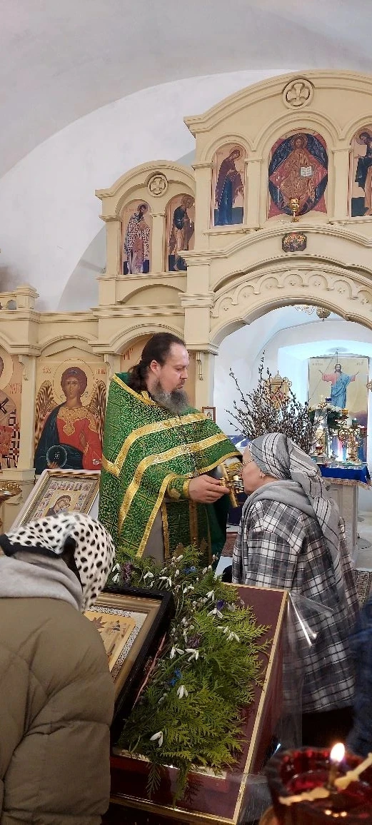 В ночь накануне крестных мук Христа Петр уподобился Иуде Искариоту. Но, в отличие от Иу...