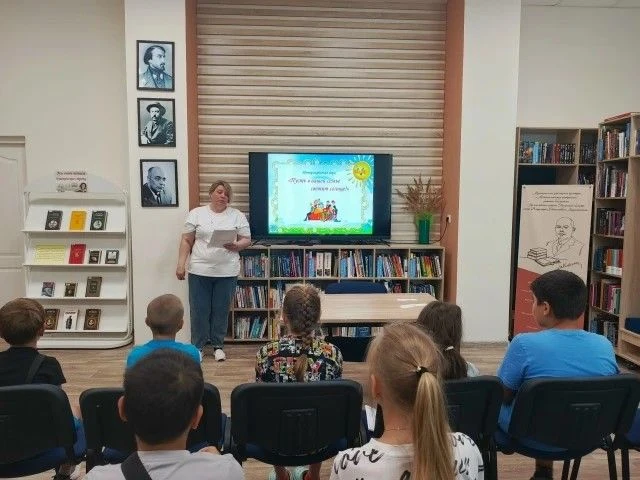8 июня прошла беседа-размышление «Семь Я: мы нужны друг другу» с отрядами из лагеря «Малышок». 👦☘️
