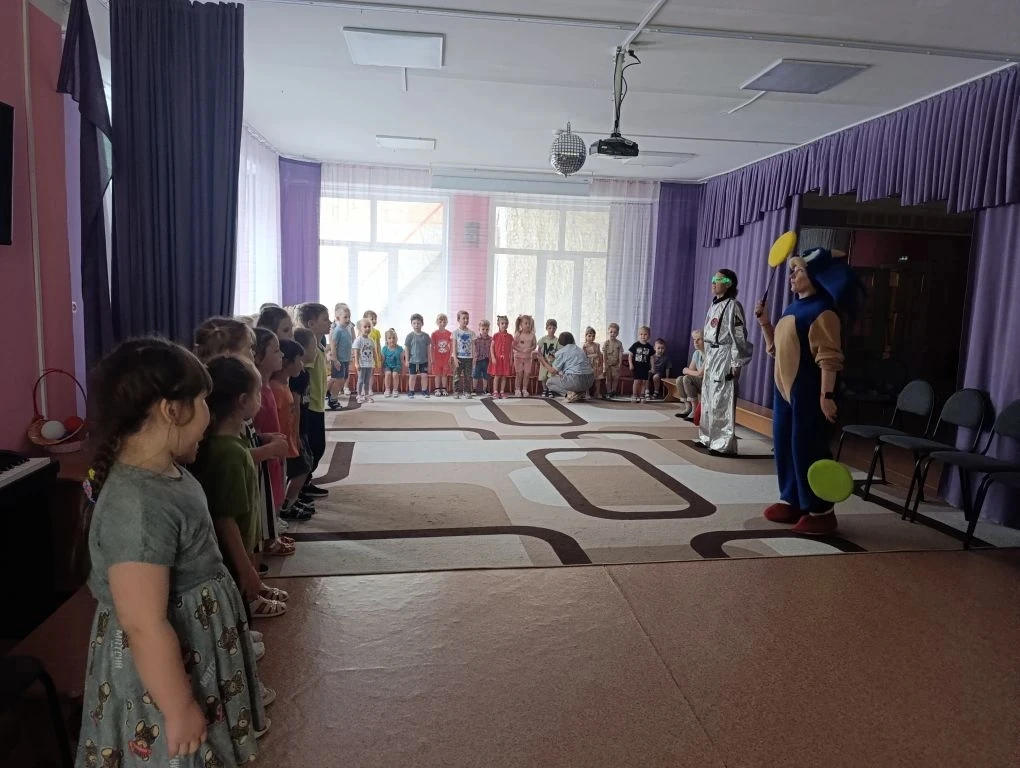 Сегодня в нашем детском саду было по-настоящему волшебно! К нам приезжал театр ростовых...