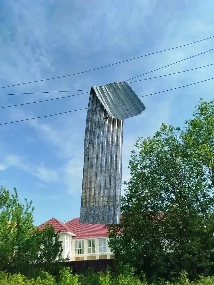 Из-за вчерашней непогоды тысячи жителей Свердловской области столкнулись с отключениями...