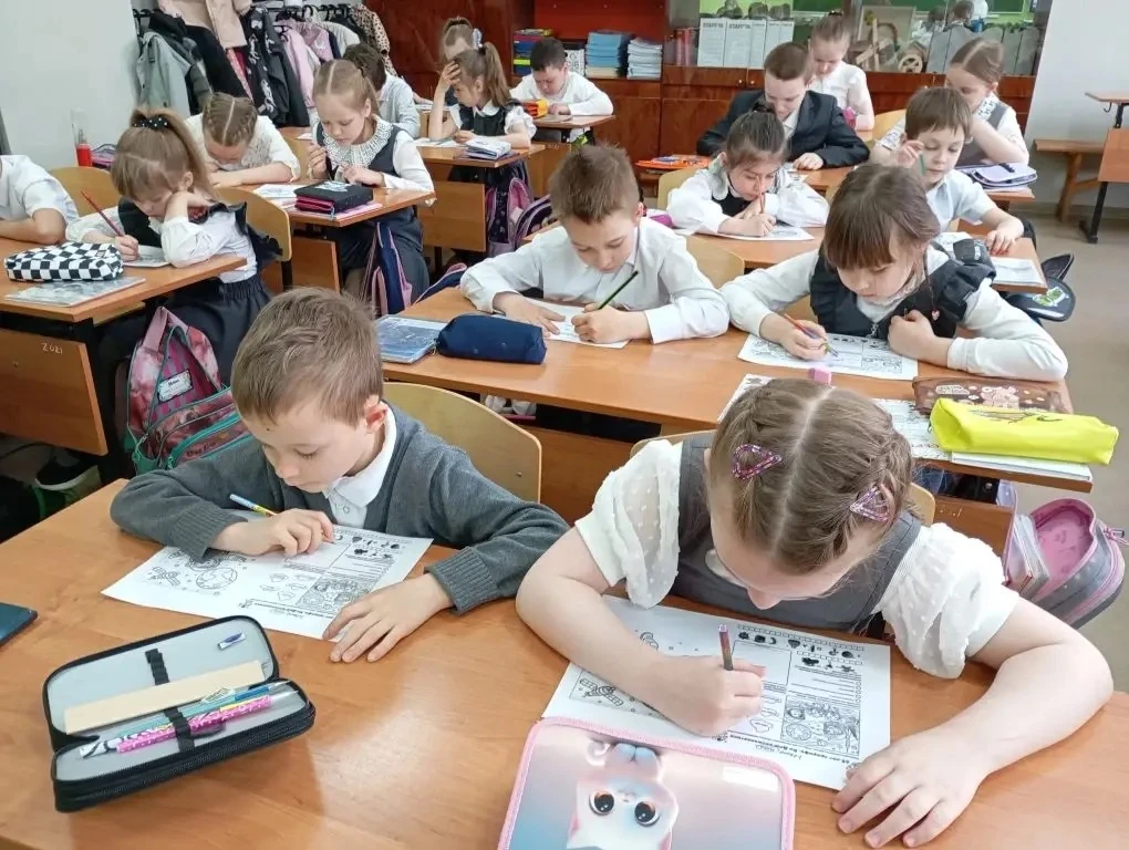 В 1В классе прошла неделя, посвященная Дню космонавтики, прошла увлекательно и познавательно. Ребята
