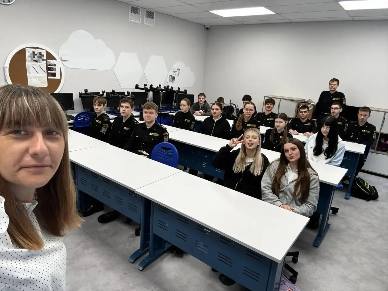 В нашей школе проходит методическая декада классных руководителей 👩‍🏫   В рамках акции «Селфи с клас