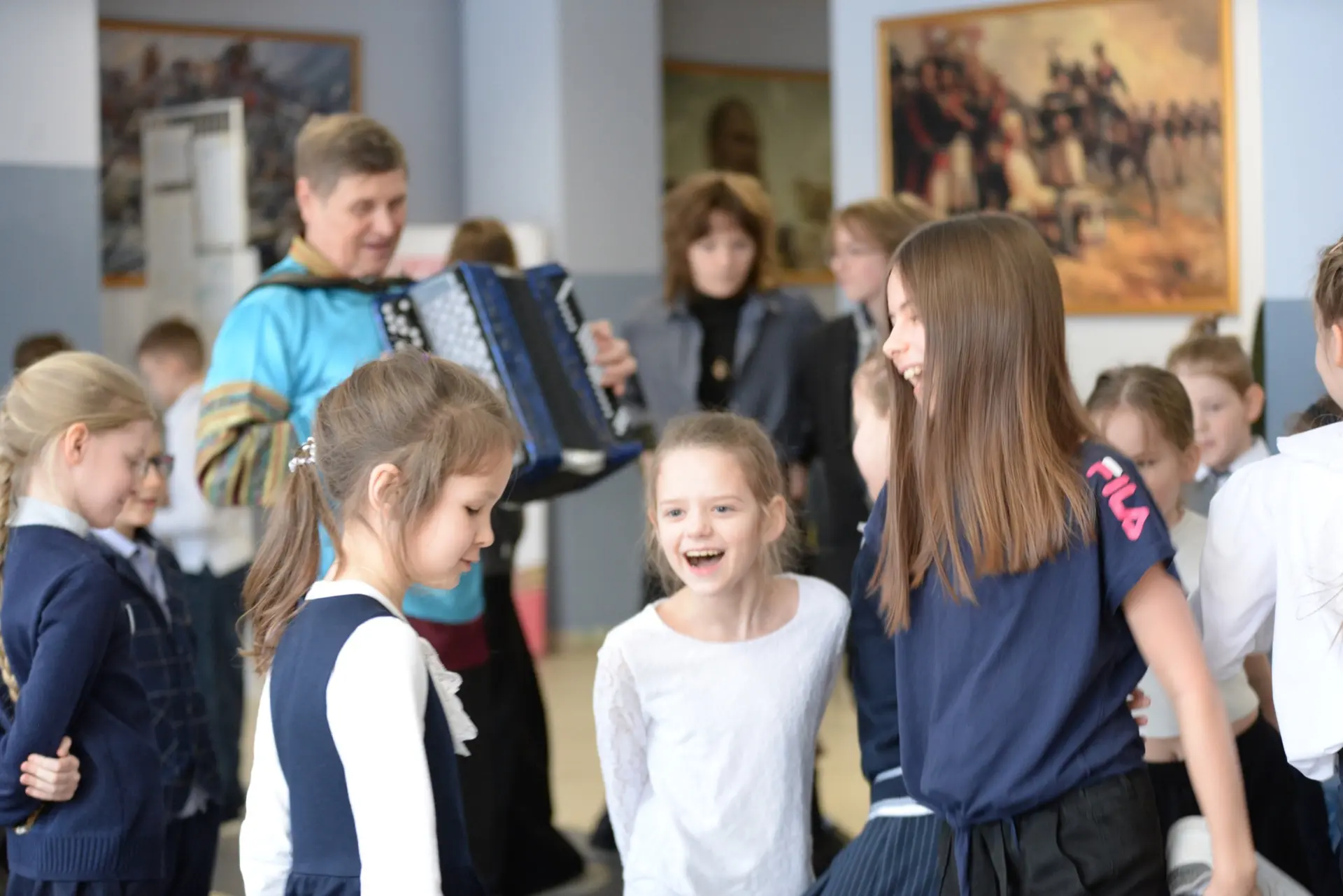 🥞🎉 Масленица в школе на Поэтическом бульваре 🎉🥞  Вчера на больших переменах ученики 2–4 классов, а з