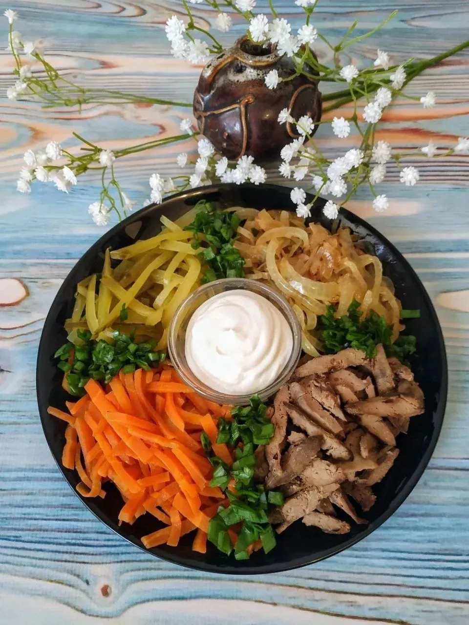 Салат с куриной печенью