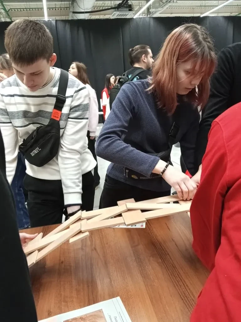 Фестиваль для детей и молодежи «Научная Вселенная первых»! 🚀В преддверии Дня космонавтики учащиеся 9