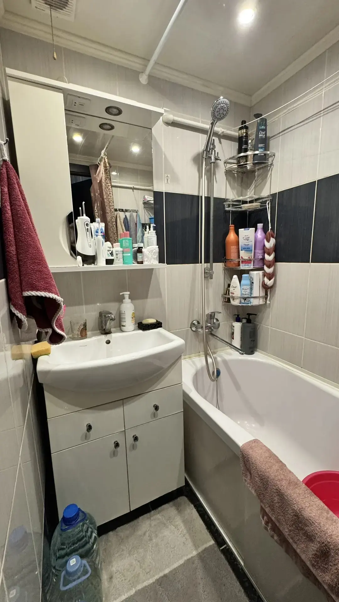 🏡 Продаётся 3‑комн. квартира в центре! 📍 Ул. 9‑й Авиадивизии, 2, 5/9 эт.  📐 59,5 м², не угловая.  ✅ 