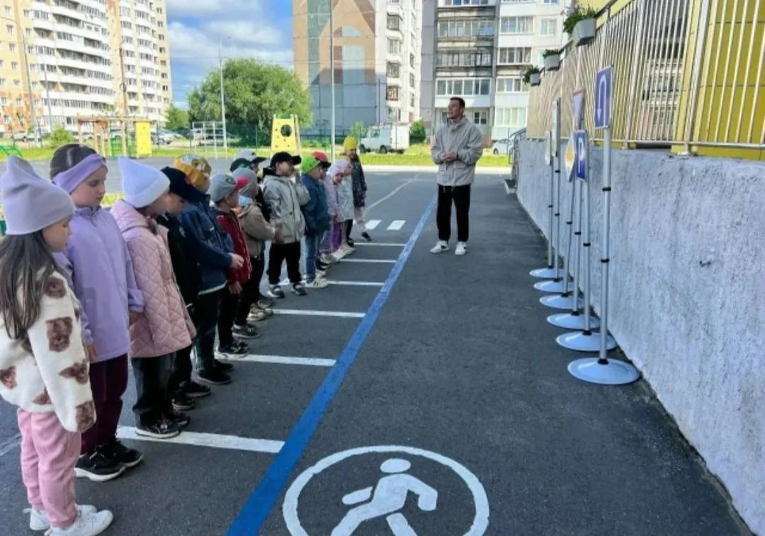 🚙 Лето безопасности: как в нашем автогородке изучают ПДД.