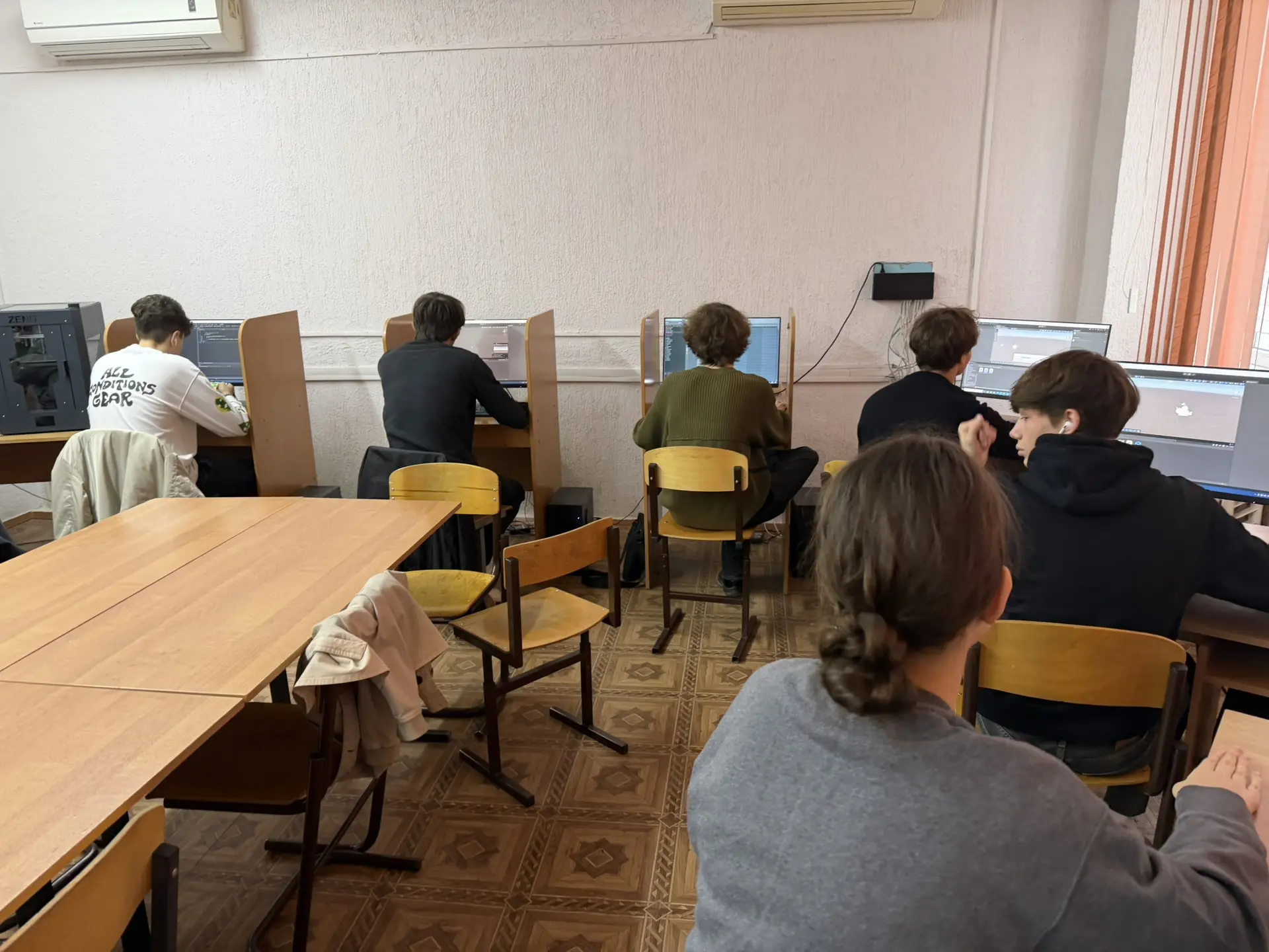 Каникулы с пользой ‼️‼️‼️‼️ Умные каникулы: погружение в геймдев! 🎮💻  В рамках недели «Умные каникул