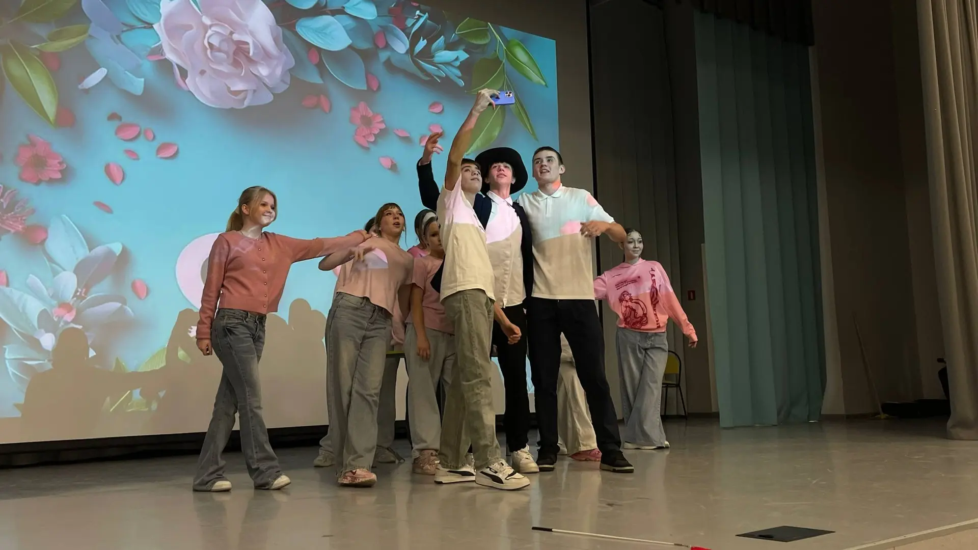 🌸✨ В нашей школе состоялся незабываемый концерт, посвящённый самому нежному и весеннему празднику — 