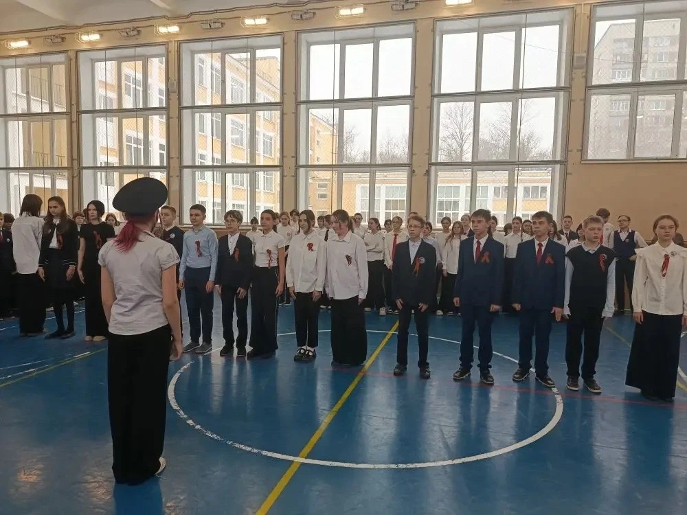 🪖 КОНКУРС-ФЕСТИВАЛЬ «СМОТР СТРОЯ И ПЕСНИ»  🪖  В преддверии Дня защитника Отечества в стенах школы тр