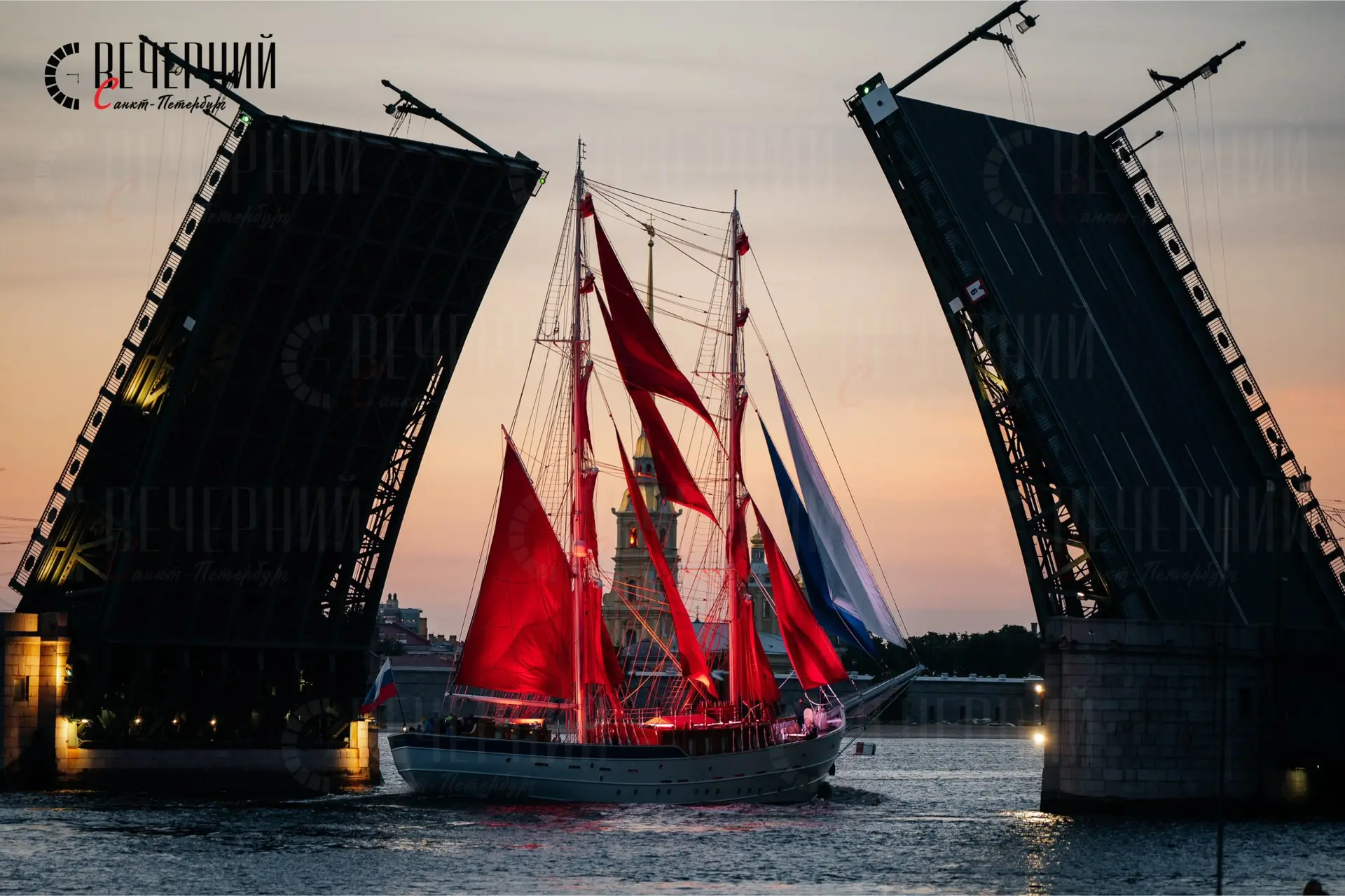 ⛵️ Город затаил дыхание: алые паруса гордо рассекают Невские воды

Предлагаем полюбоваться кадрами с