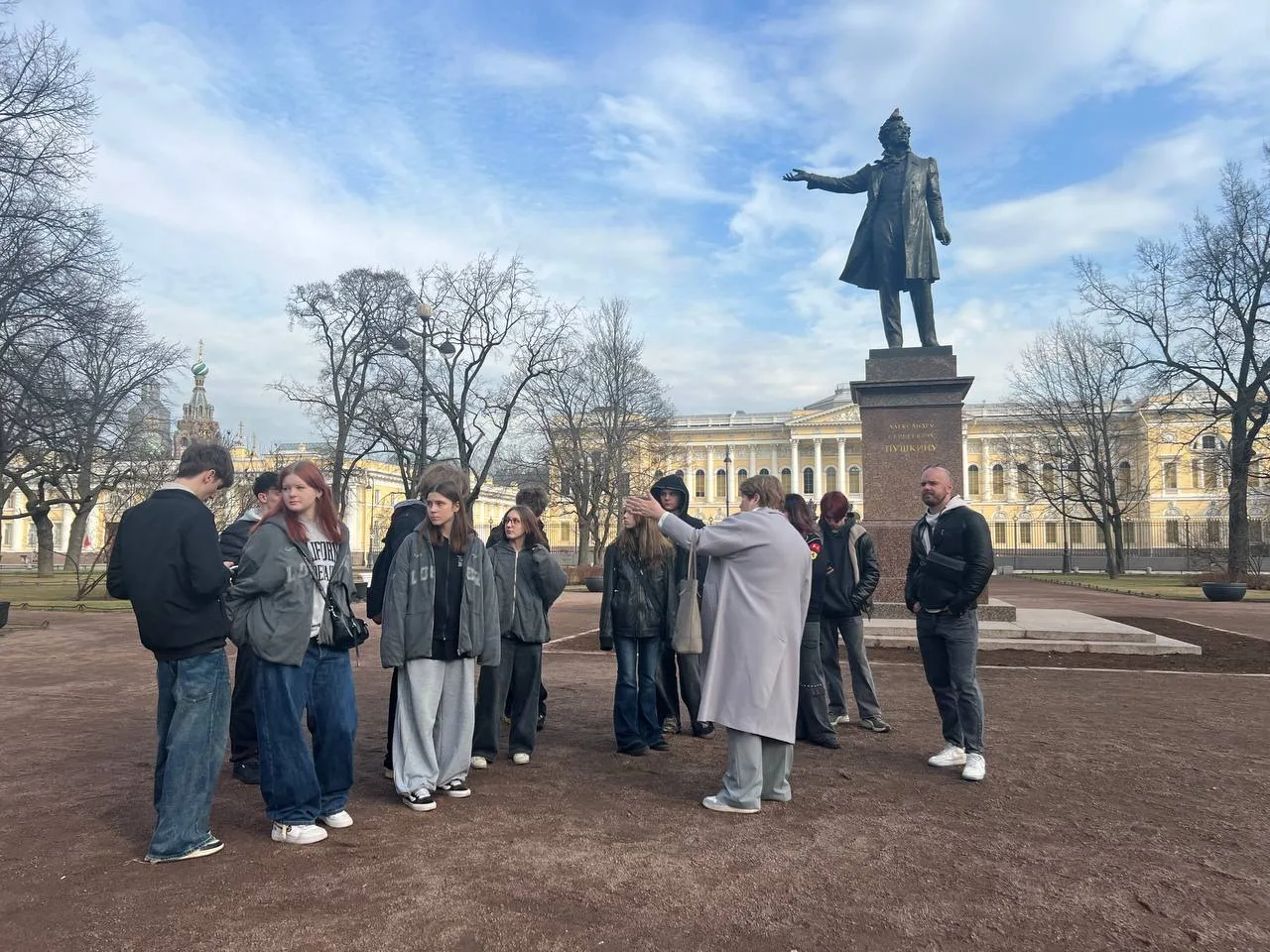 Санкт-Петербург   🏛️ Ученики нашей школы на каникулах посетили культурную столицу — город Санкт-Пете