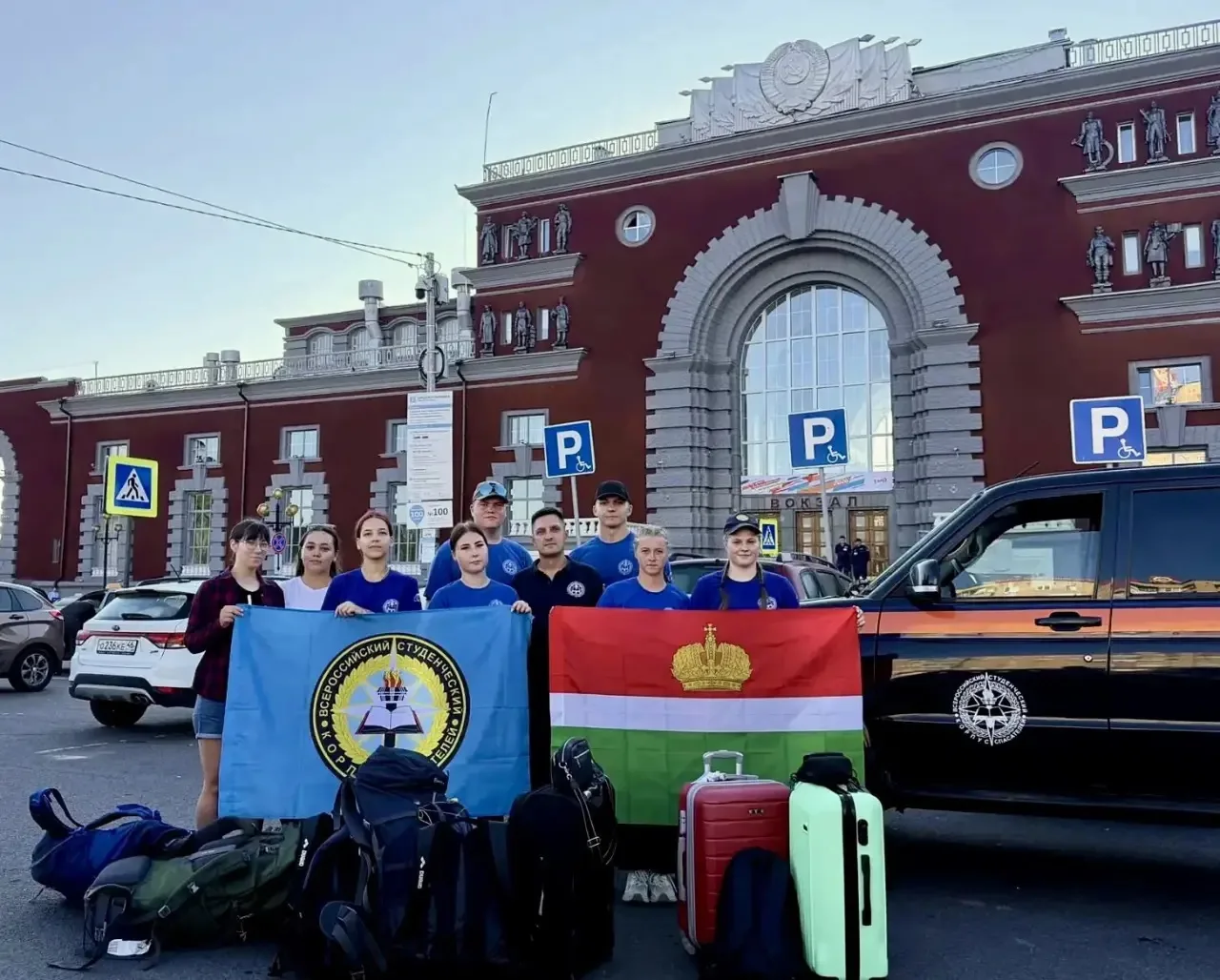 Гуманитарная миссия. В Курске.

Сводная группа студентов-спасателей из Обнинска присоединилась к раб