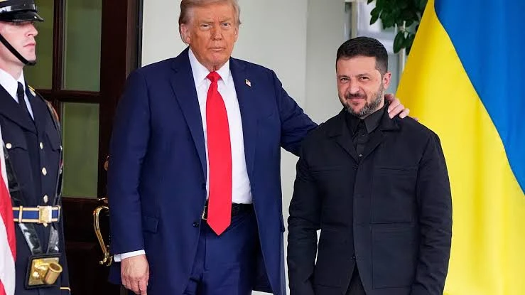 Трамп призвал Зеленского провести встречу с Путиным в Москве — Bloomberg.