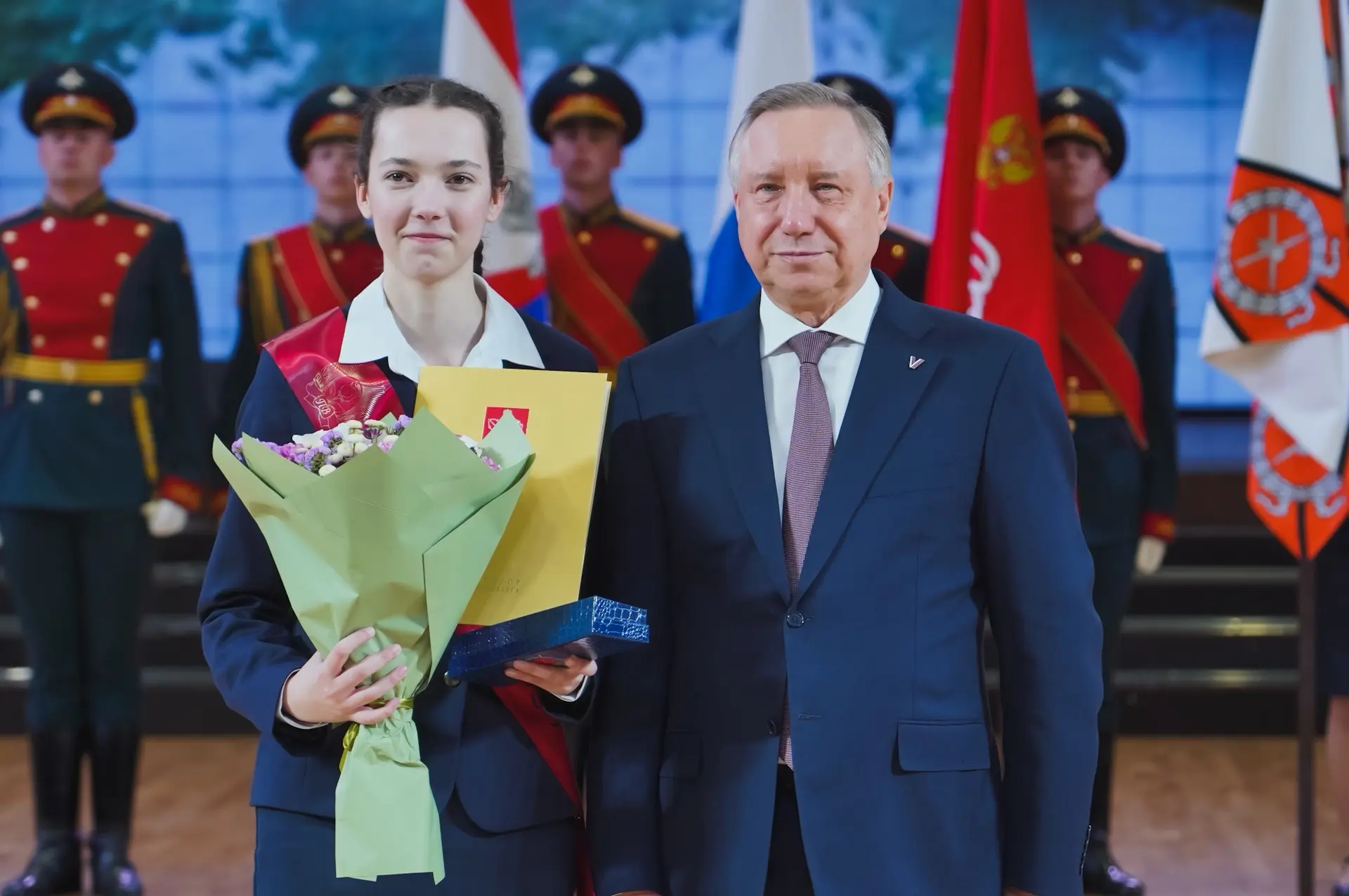 26 мая по всей стране звучат последние звонки. В 668 школах Санкт-Петербурга его услышали 29,5 тысяч