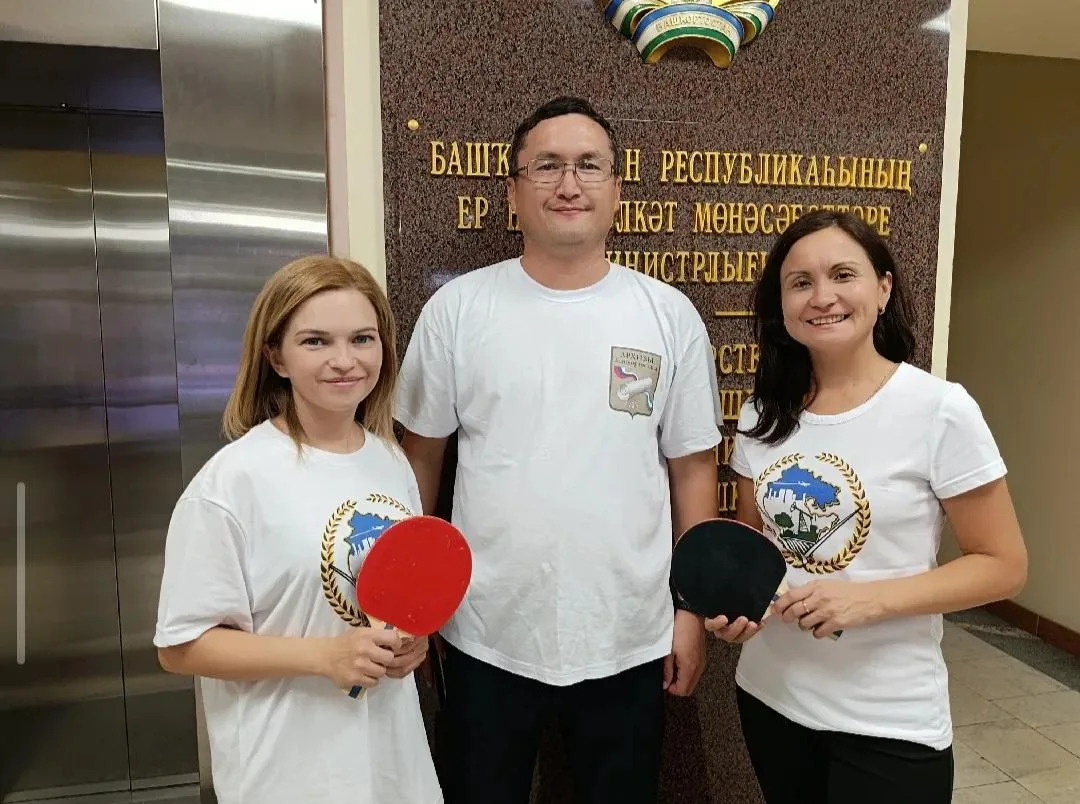 В Минземимуществе РБ прошел товарищеский матч по настольному теннису