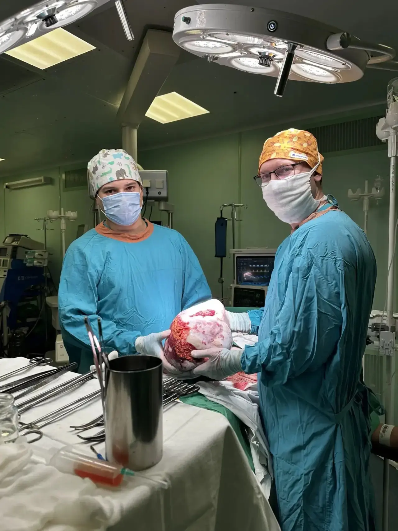🙀 Опухоль у женщины росла в течение 30 лет!
 
🏥 На днях врачи хирургического отделения №2 Республи