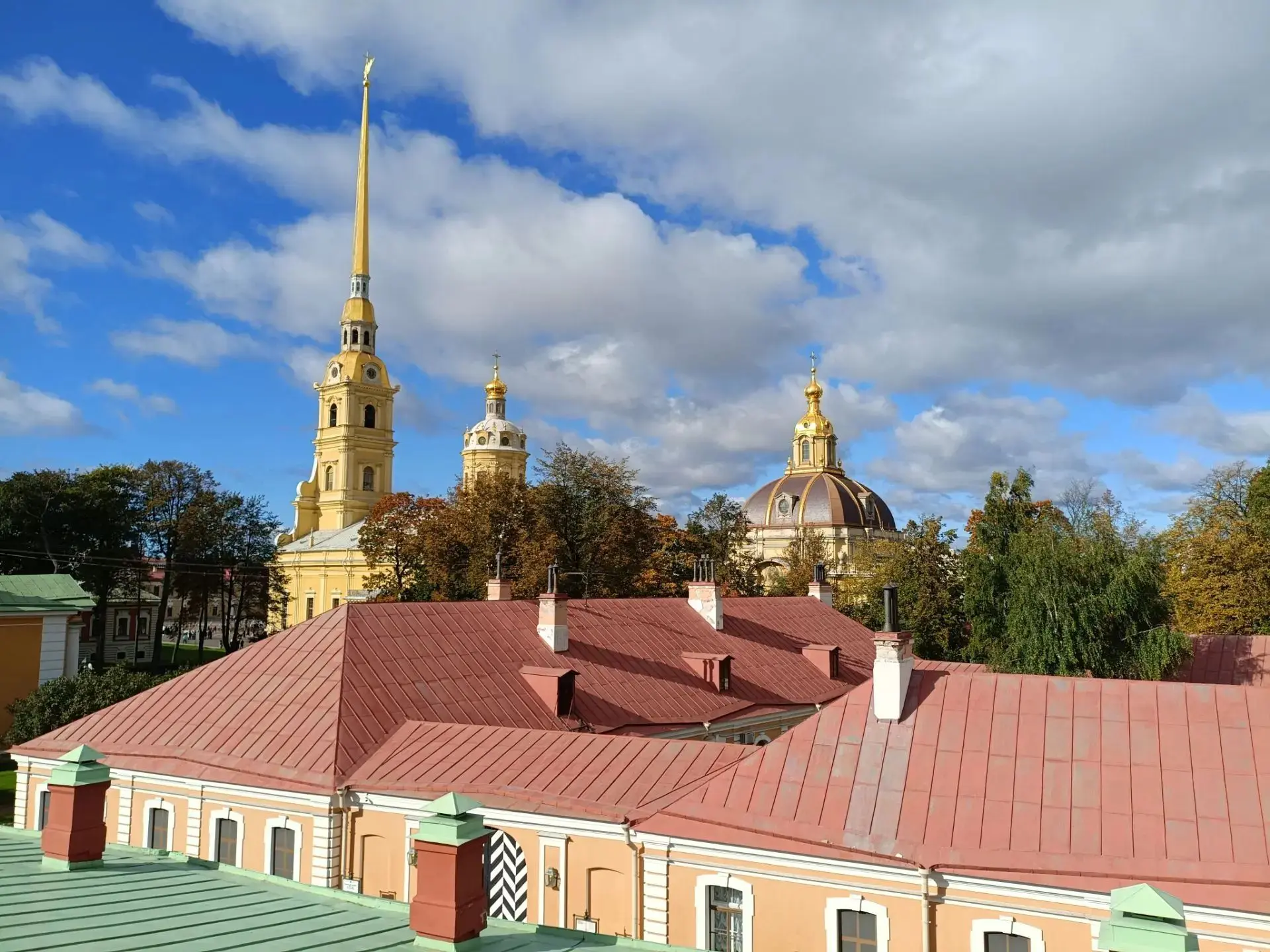 Всë кругом так сказочно красиво,