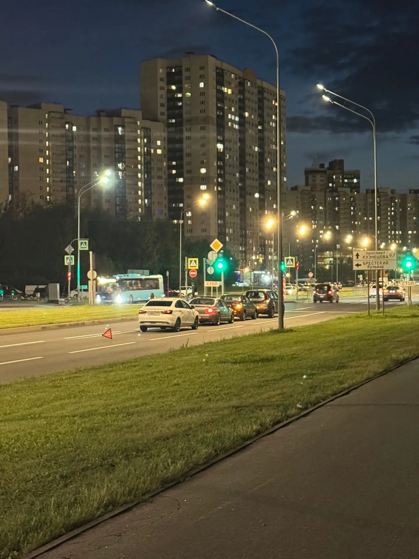 Авария в среднем ряду на Маршала Казакова, 4 машины.