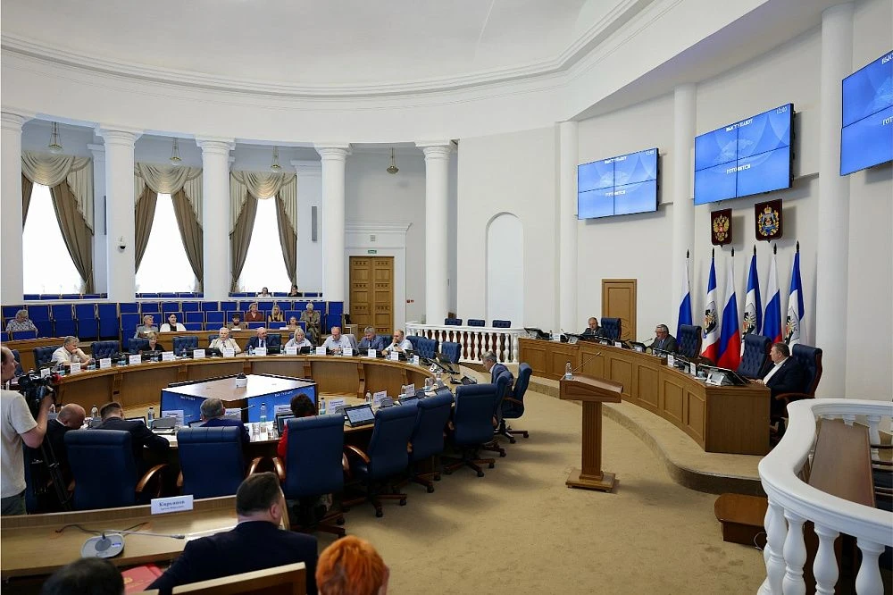 15 июня 2026 годы депутаты Новгородской областной Думы собрались на внеочередное заседание областной