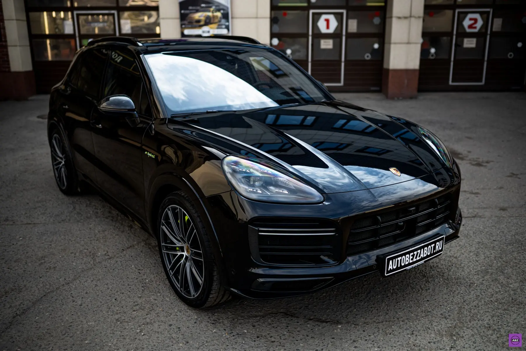 Porsche Cayenne: оклейка защитной полиуретановой плёнкой
