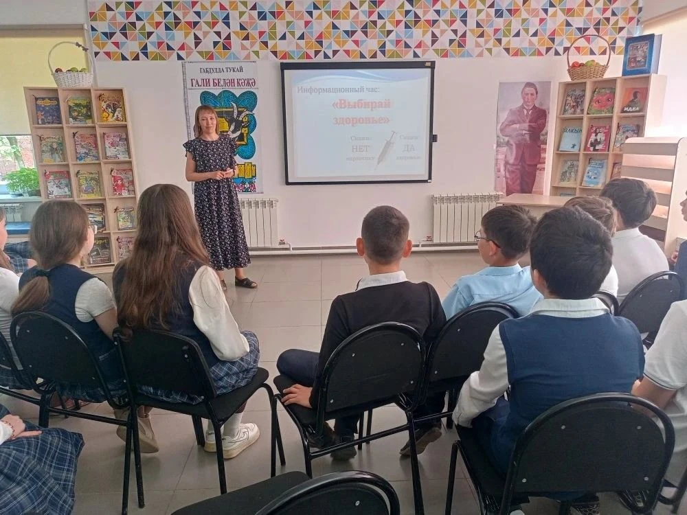 Библиотекарь Центральной детской библиотеки имени С.В. Михалкова Алевтина Асанова провела для детей 