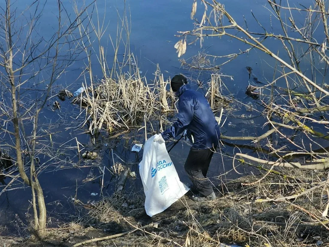 Куряне очистили более 43 км берегов водоемов.  В апреле в Курской области стартовал новый сезон Всер
