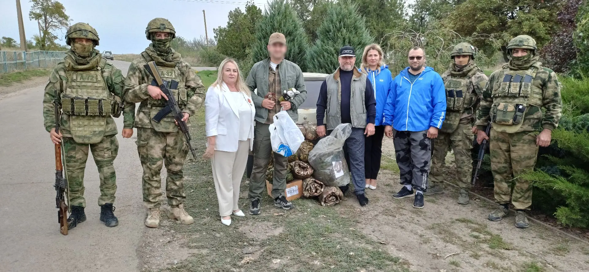 Защита для наших героев: партийцы «Единой России» передали маскировочные сети бойцам на...