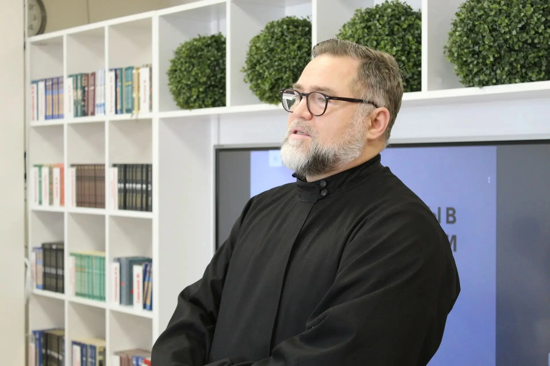 В рамках сотрудничества в деле духовно-нравственного воспитания отец Александр дьякон Бугровского Хр