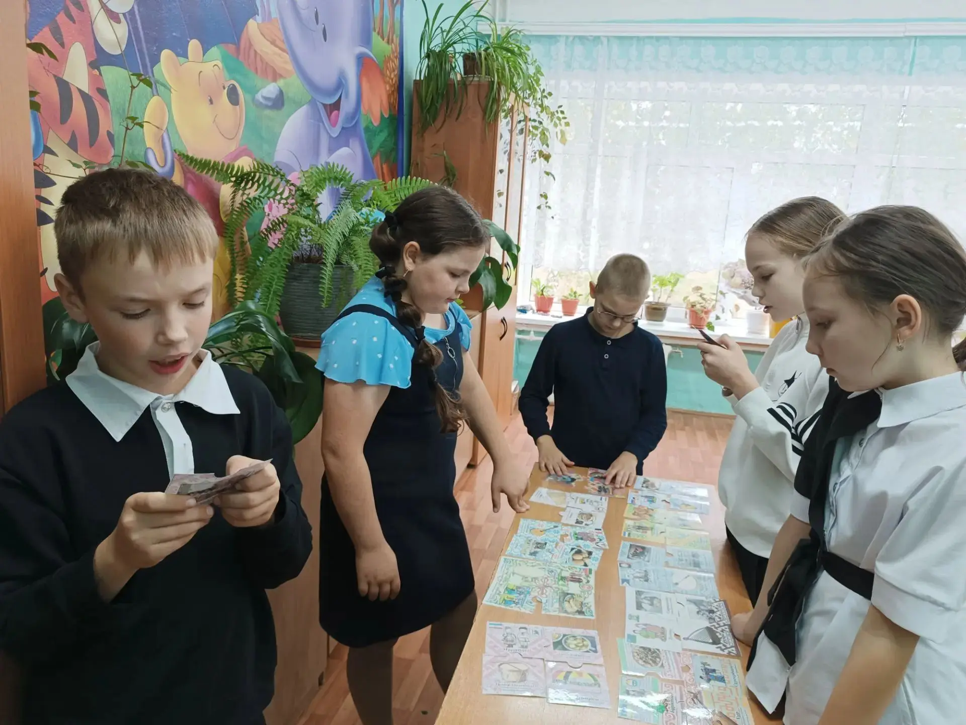 Ребята из 4 класса вчера узнали больше о народах России!