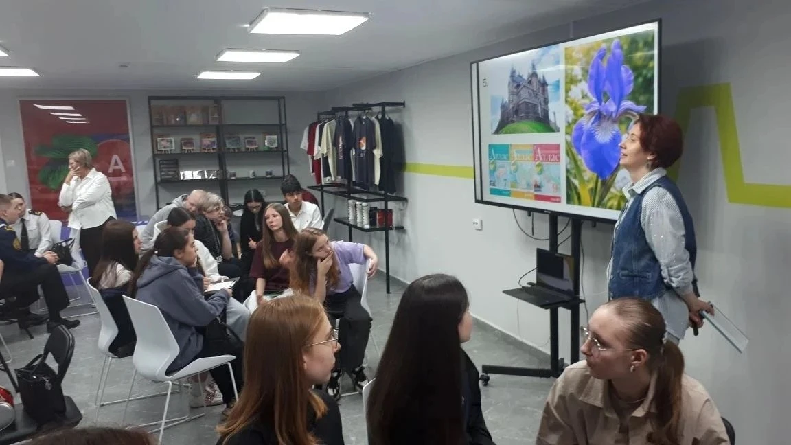 Викторина «Язык без костей»: студенты колледжа проверили знания русского языка и литературы 📚

Студ