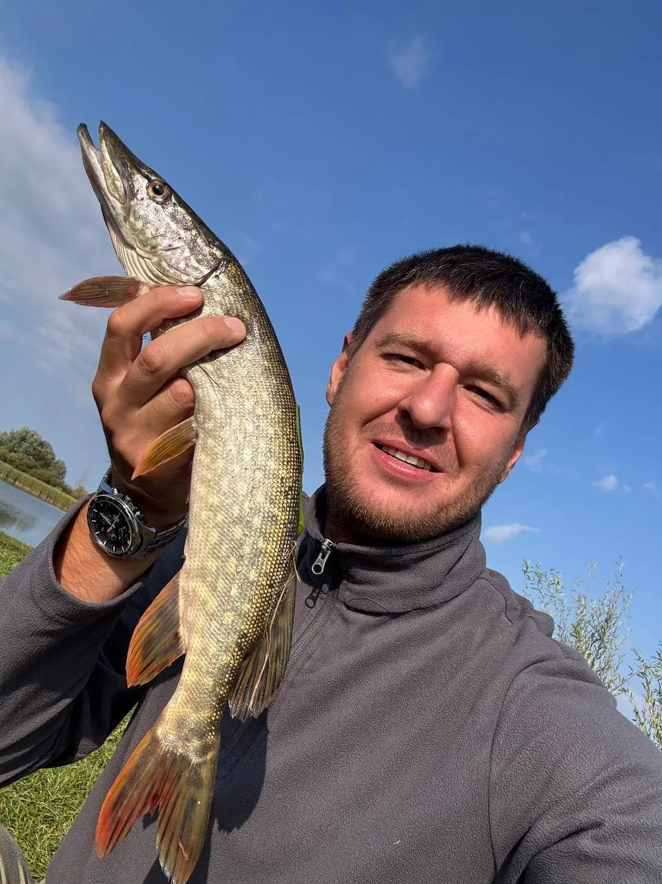 🎣Береговая рыбалка на Меше. Щука проявляет хорошую активность, получил удовольствие от...