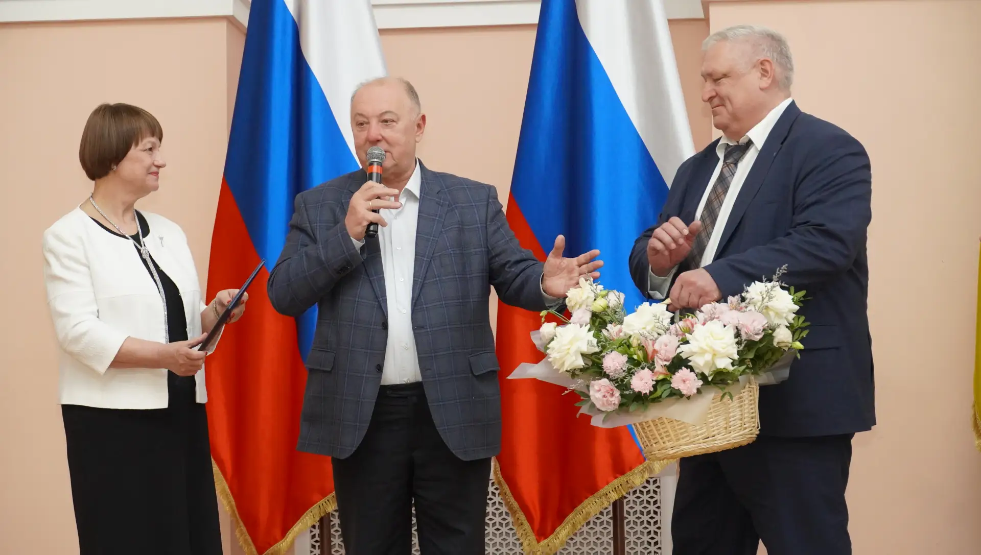 Сегодня принимает поздравления с юбилеем Людмила Александровна Марченко — человек, кото...