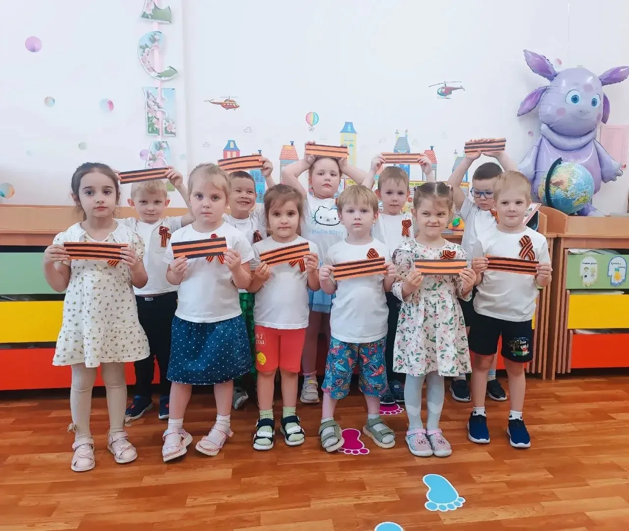 В средней группе «Солнечный город» ☀🌇прошла тематическая неделя, посвящённая Дню Победы.