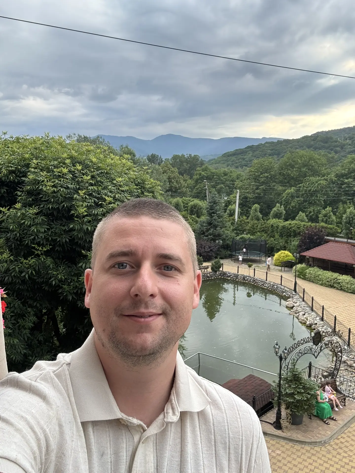 Передам вам немножко атмосферу Адыгеи 🏔️ 

За 2 дня я проехал 70 км на квадриках по почти непроходи