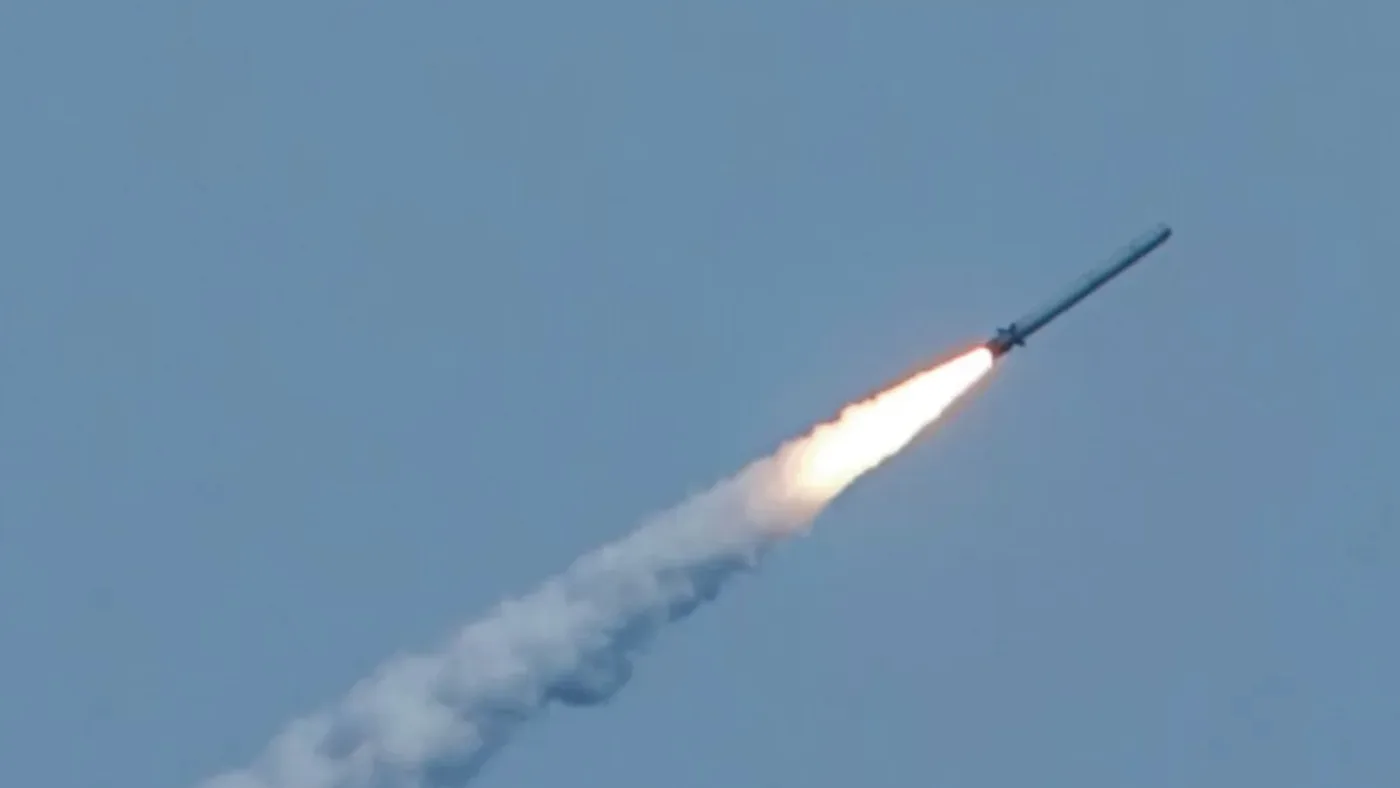 😳По предварительным данным, Воронеж подвергся ракетной атаке, о чем свидетельствуют громкие звуки в