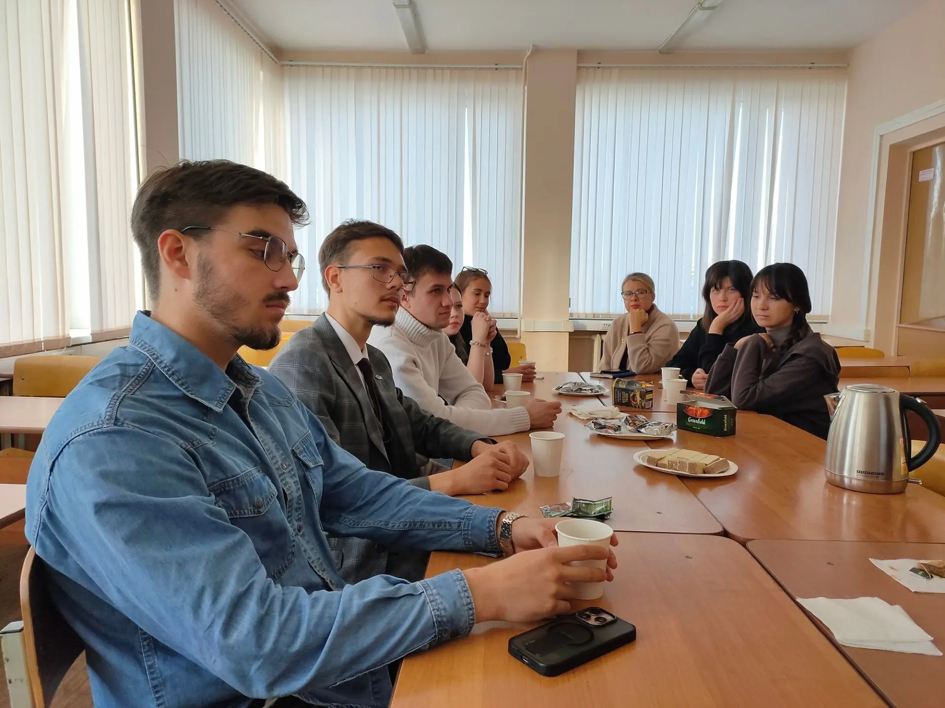 📚 В православном молодежном клубе при УлГПУ прошла встреча с экспертом синодального мо...