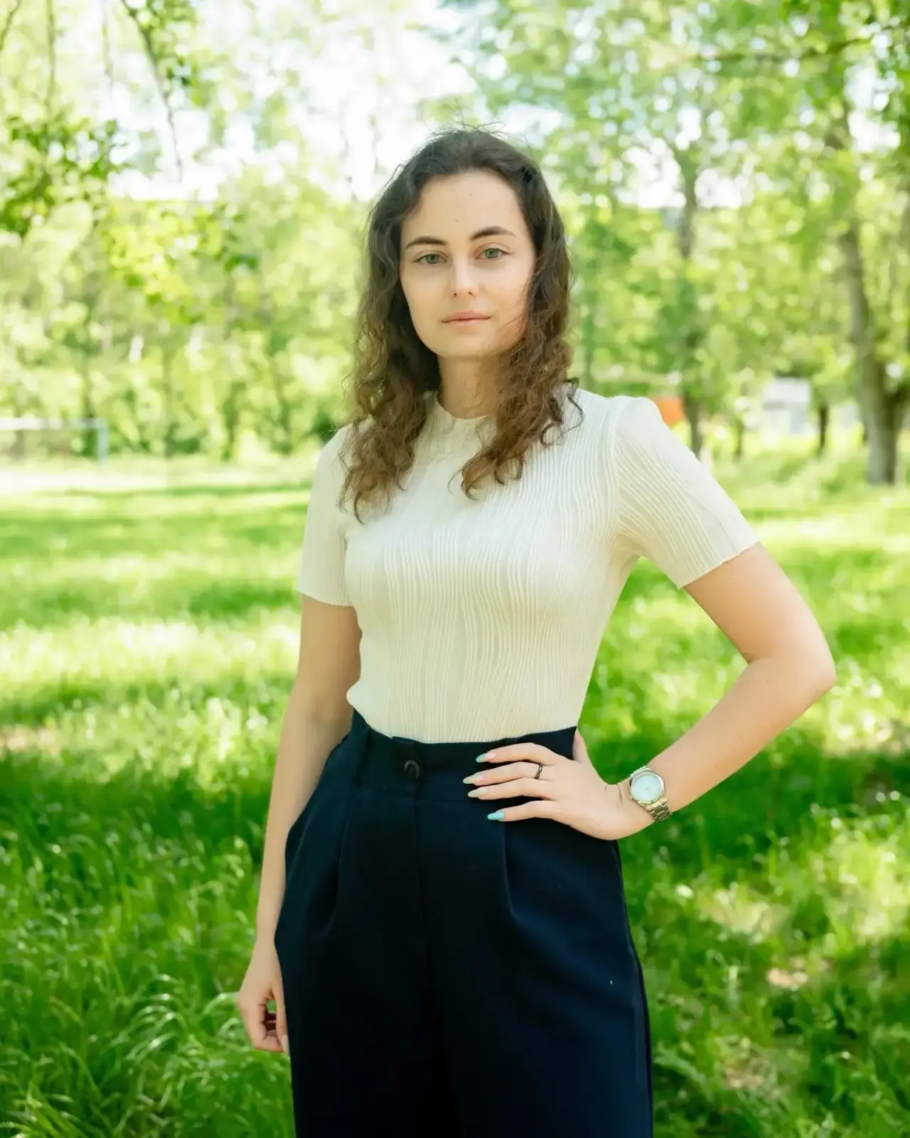 🌟 Продолжаем знакомить вас с учителями первых классов!

Сегодня рассказываем об Екатерине Бузуновой
