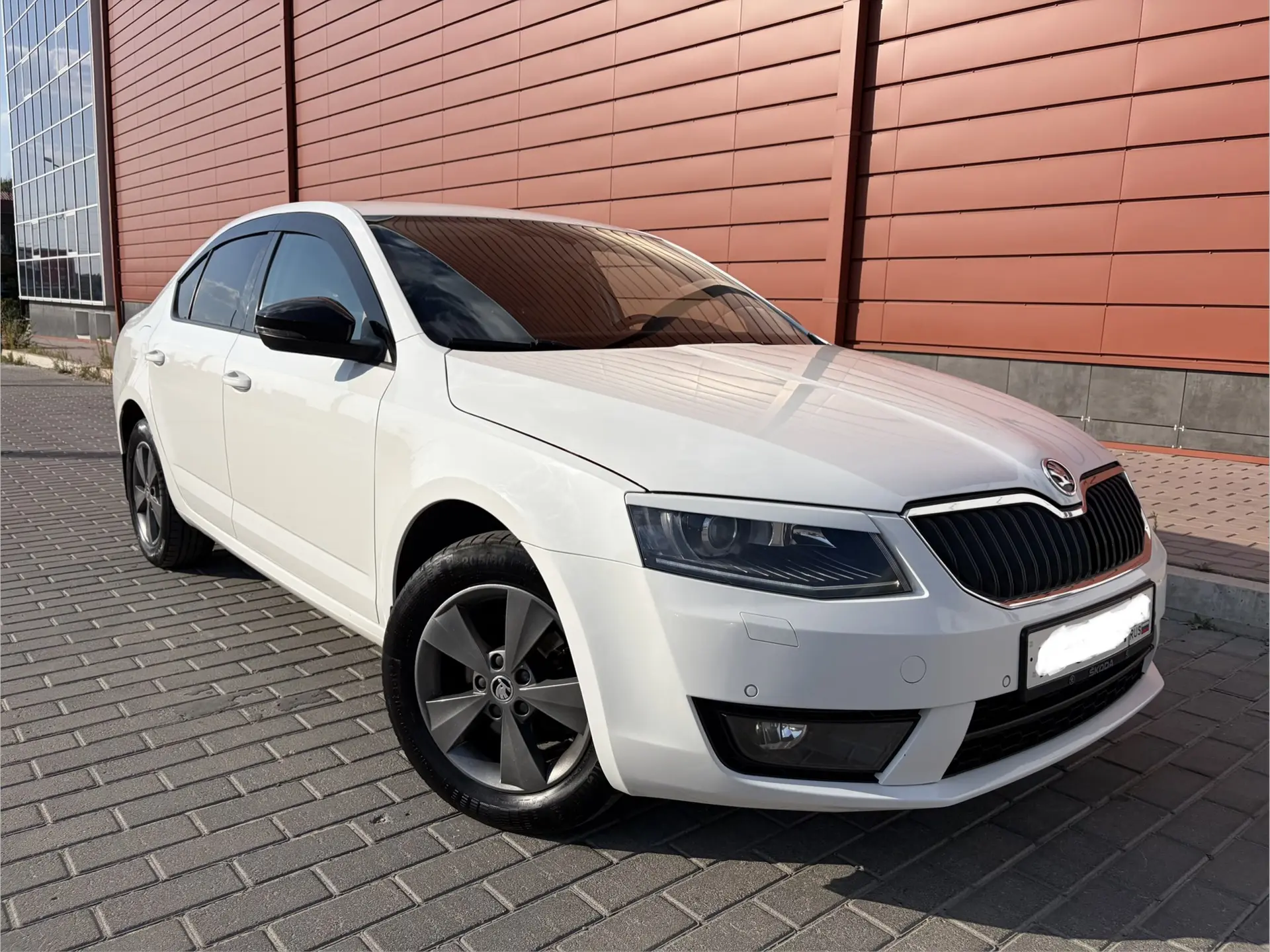 Продам Skoda Octavia А7 2015г. АКПП. Пробег 149т/км. Двигатель 1.4 TSI 150 л.с надежный...