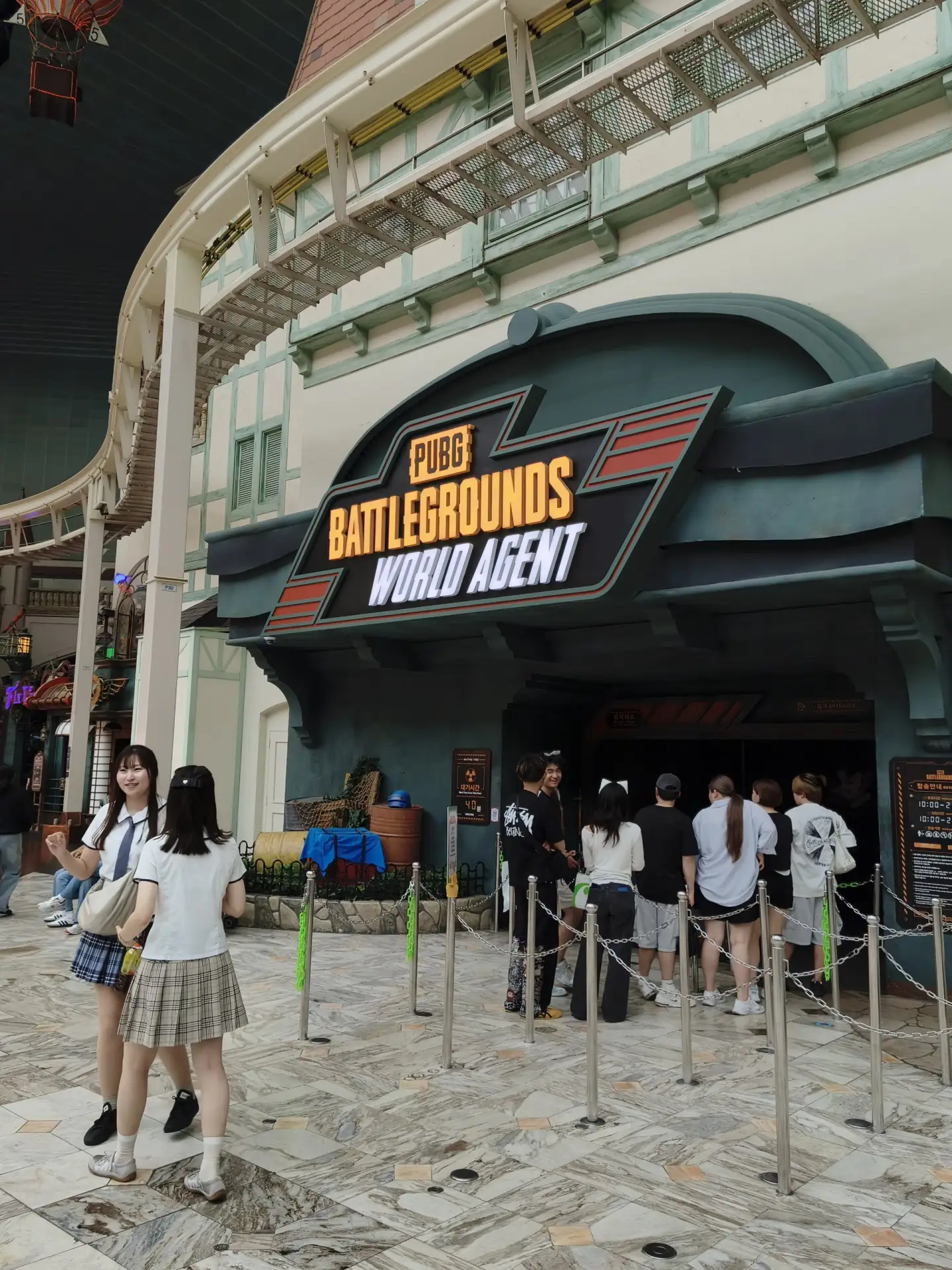 Сыграл в PUBG в парке аттракционов Lotte World за вас!