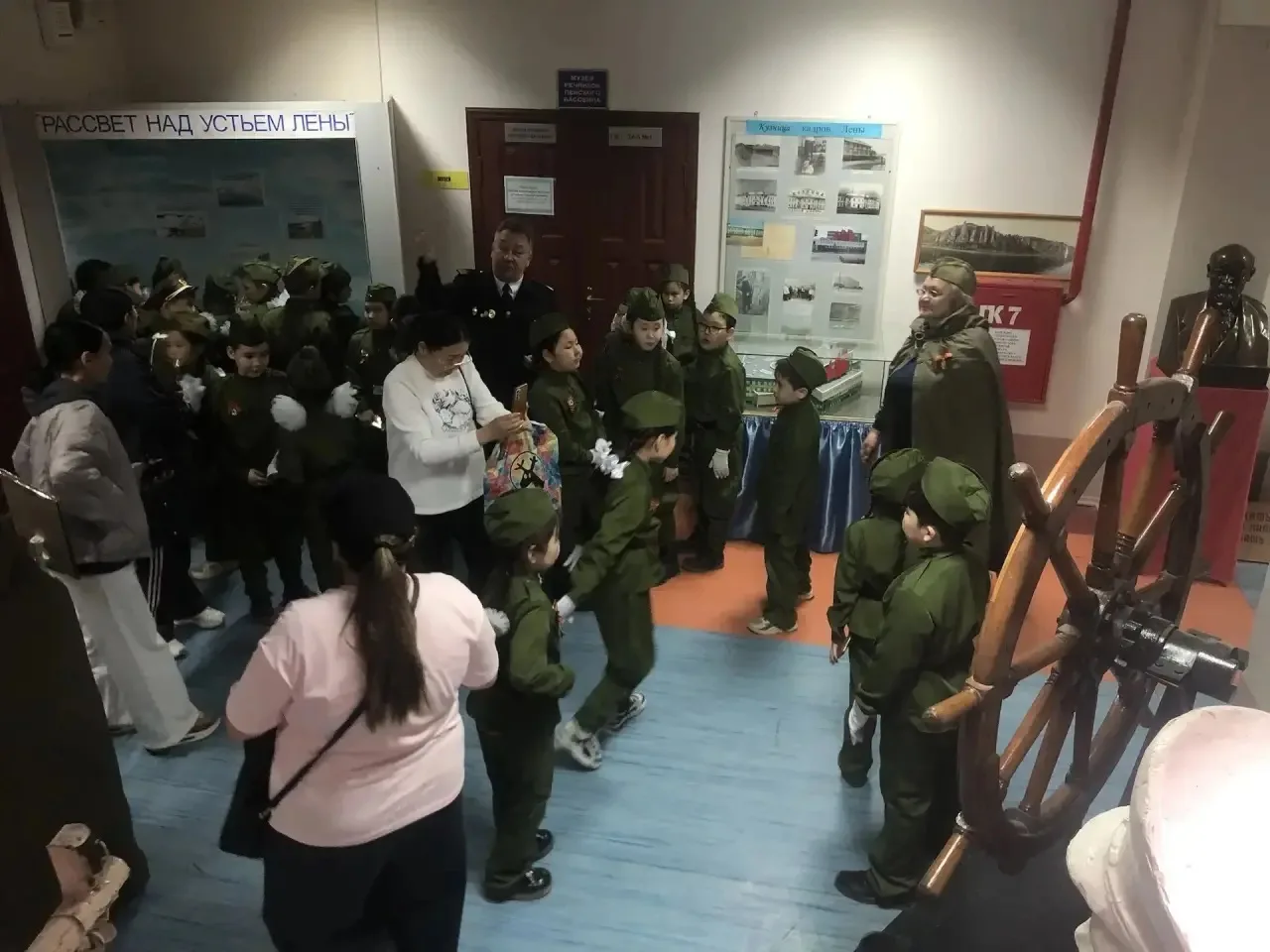 В ПРЕДДВЕРИИ ПРАЗДНИКА ЮНЫЕ ГОСТИ.  Когда мне позвонила незнакомая женщина и представилась учителем 