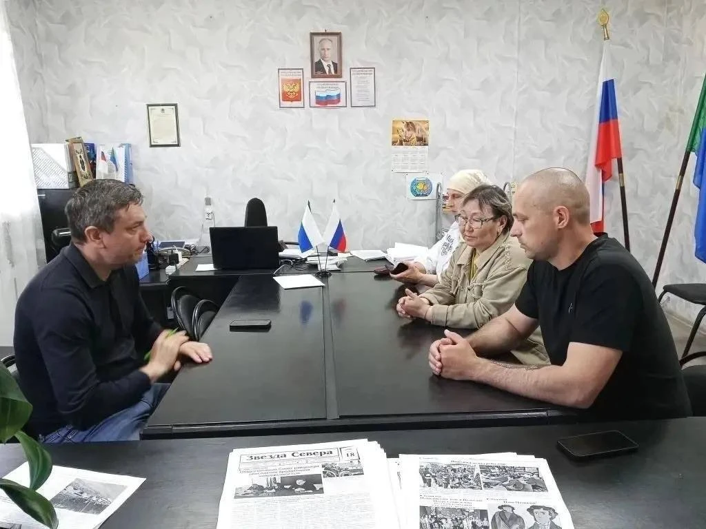 После жёсткого разноса от Дмитрия Демешина чиновники наладили связь в Аяно-Майском районе