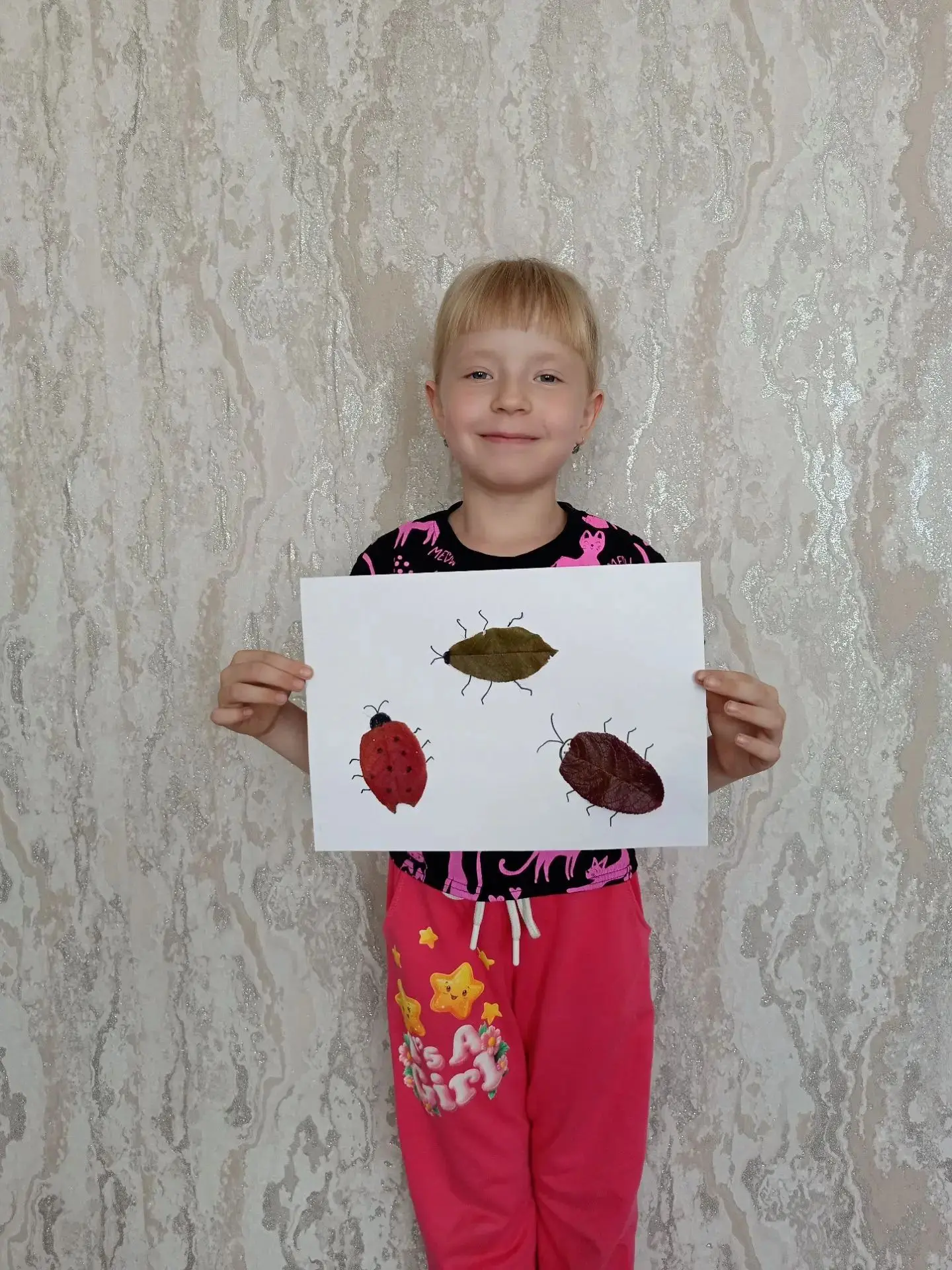 Участница фотоконкурса "Насекомые из листиков" - ЕКАТЕРИНА РЕССКЕ , ученица 1 класса ❤